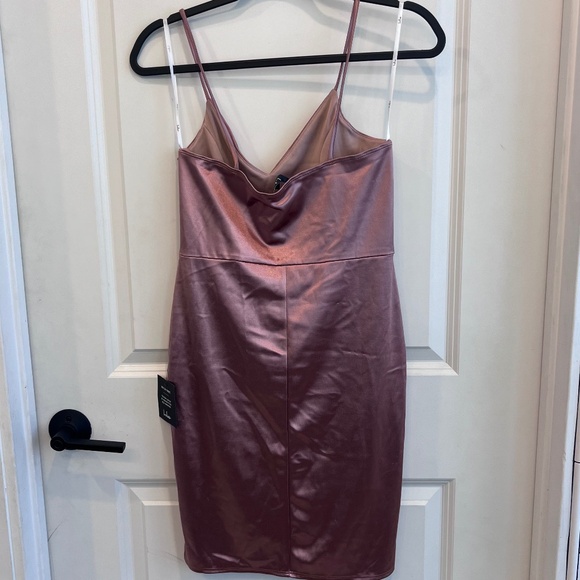 Lulu's Satin Mini Dress Size M - Picture 2 of 3